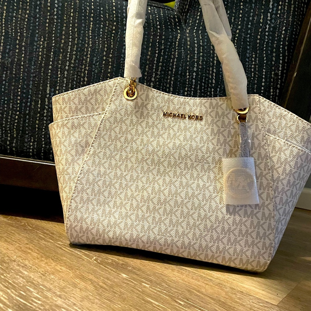White Michael Kors NEVER USED Bag